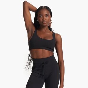 Vuori Daily Bra in Black